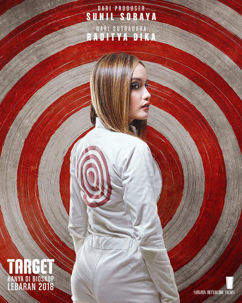 Cinta Laura salah satu pemain didalam film Target.
