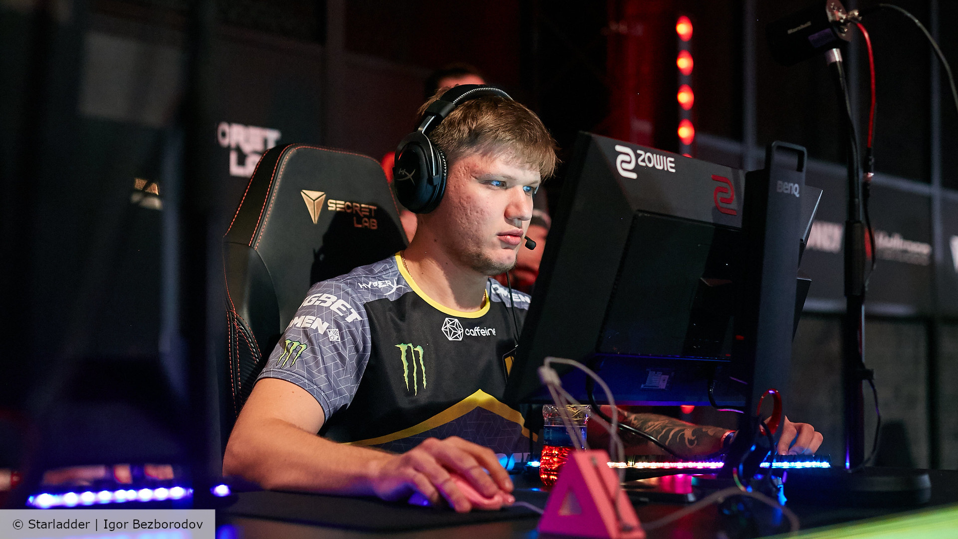 Где играет симпл. Нави Александр Костылев. Navi Александр s1mple. S1mple 2021. S1mple 2020.